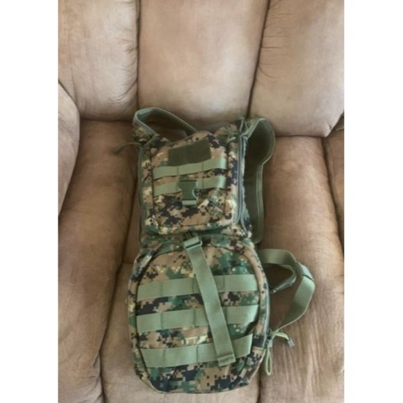 Tactical Molle Hydration Pack Backpack w/ 3L TPU Water Bladder, Military Daypack - Picture 1 of 2